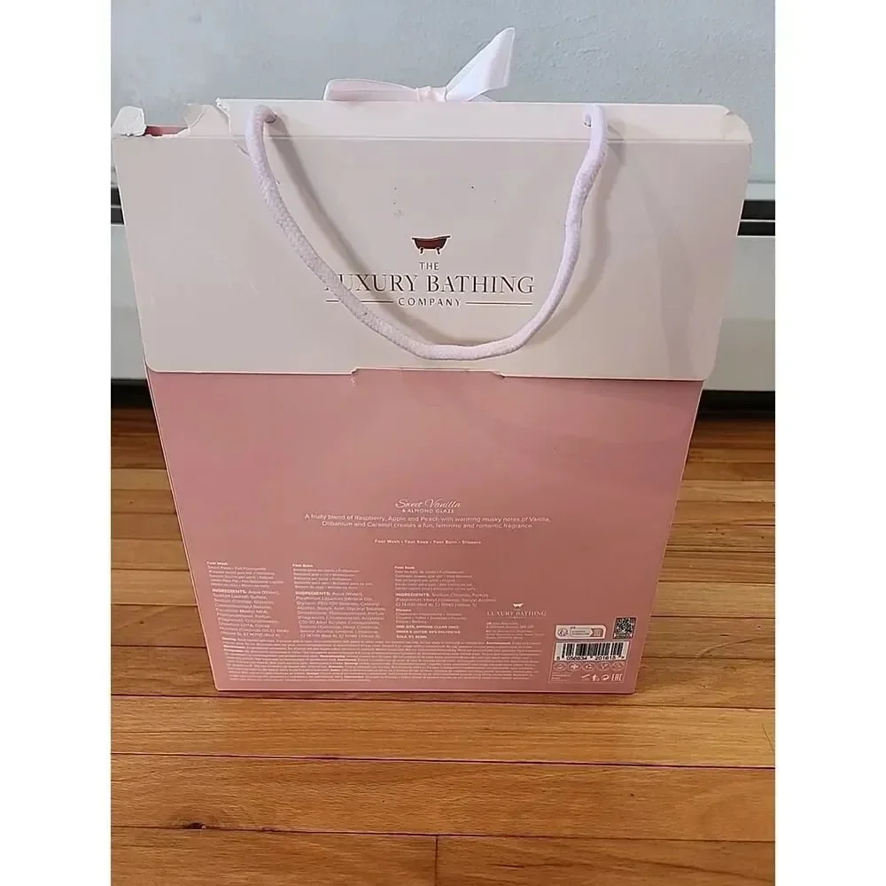The Luxury Bathing Company Set Pedicure Set Open Box Vanilla Almond Slippers